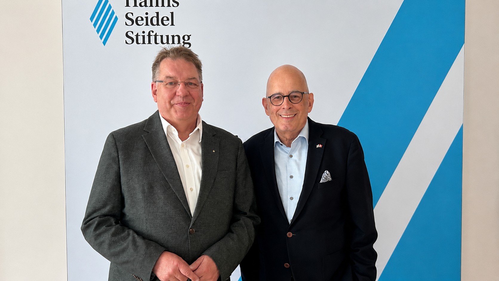 Vertreter des Auslandsverbands Schweiz CDU-CSU und der Hanns-Seidel-Stiftung beim gemeinsamen Austausch in München zu den Themen Zivilschutz, Landesverteidigung und grenzüberschreitende Zusammenarbeit.